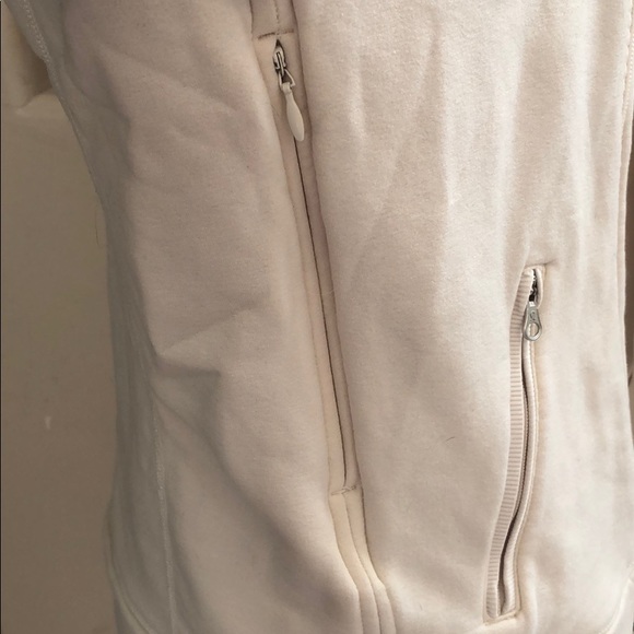 Lululemon Keep It Cozy Jacket
Angel Wing - Picture 12 of 14